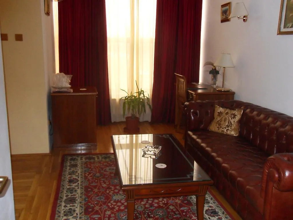 Hotel Green Forum Бухарест