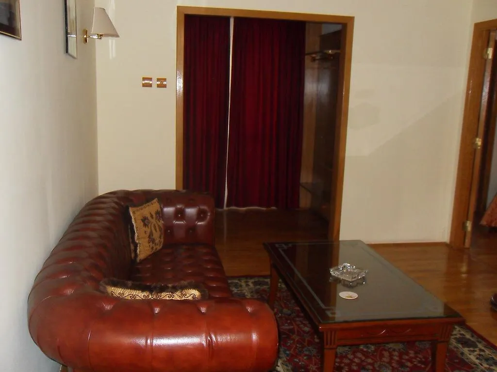 Hotel Green Forum Бухарест